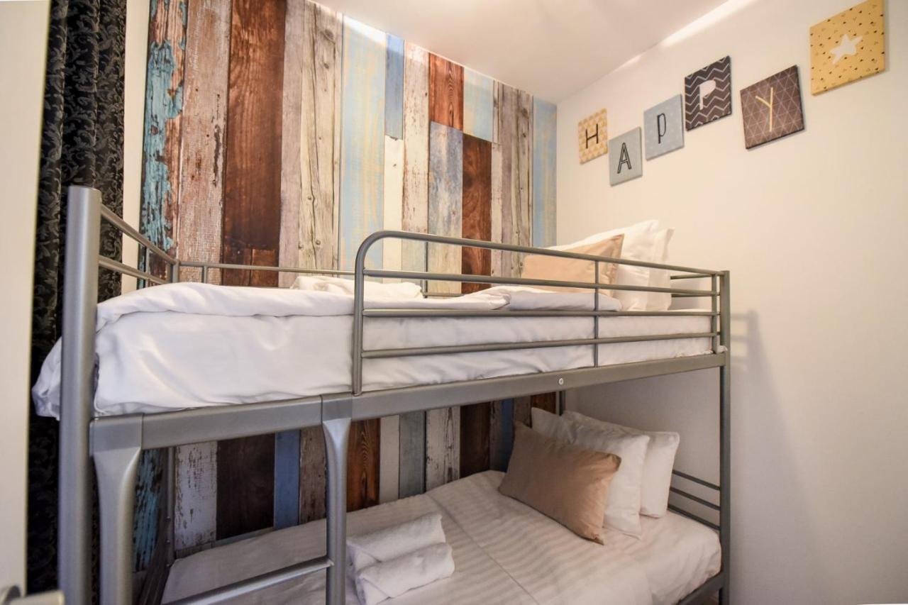 Amazing Location & Elegant Apt - Old Town Apartment บูคาเรสต์ ภายนอก รูปภาพ